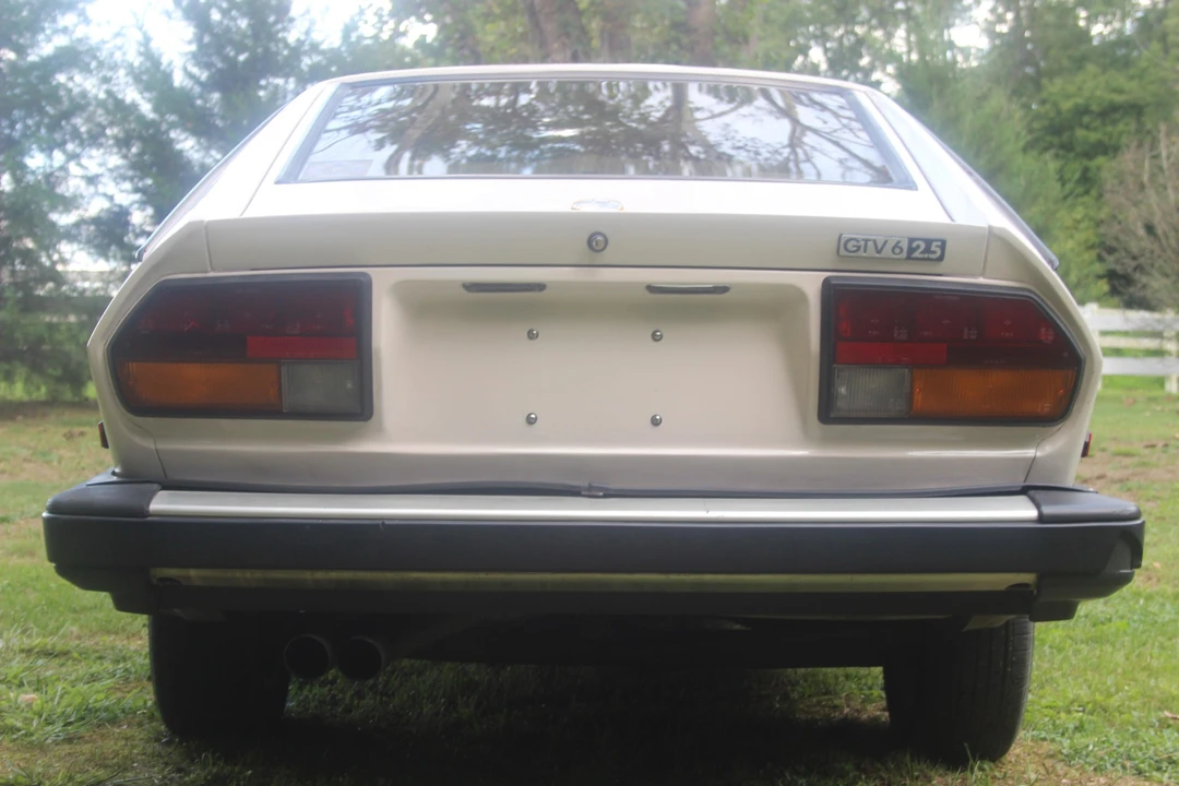 1985 Alfa Romeo Alfetta GT - Image 10 of 31