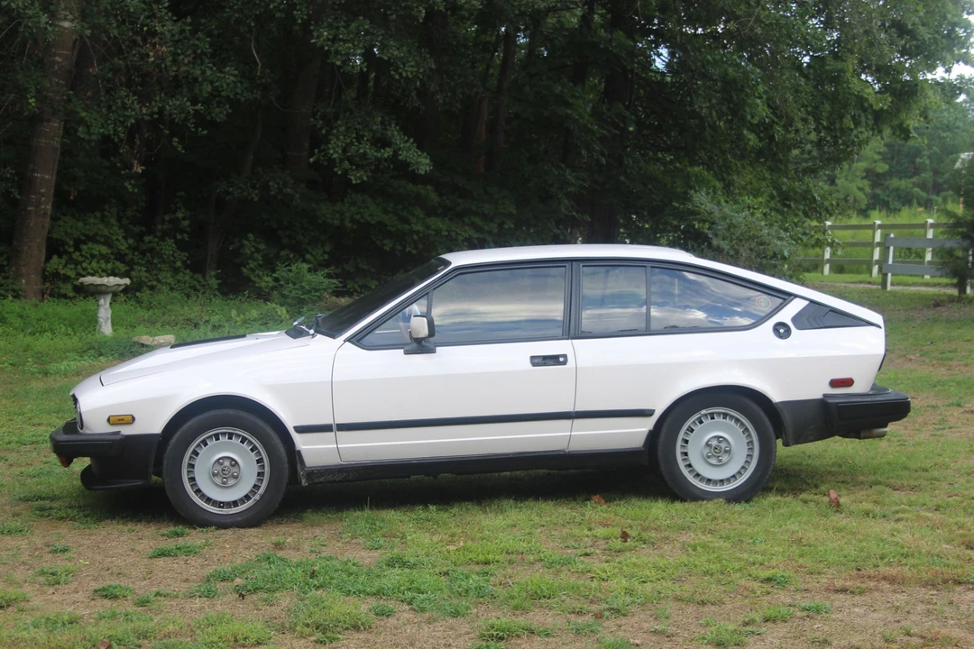 1985 Alfa Romeo Alfetta GT - Image 15 of 31