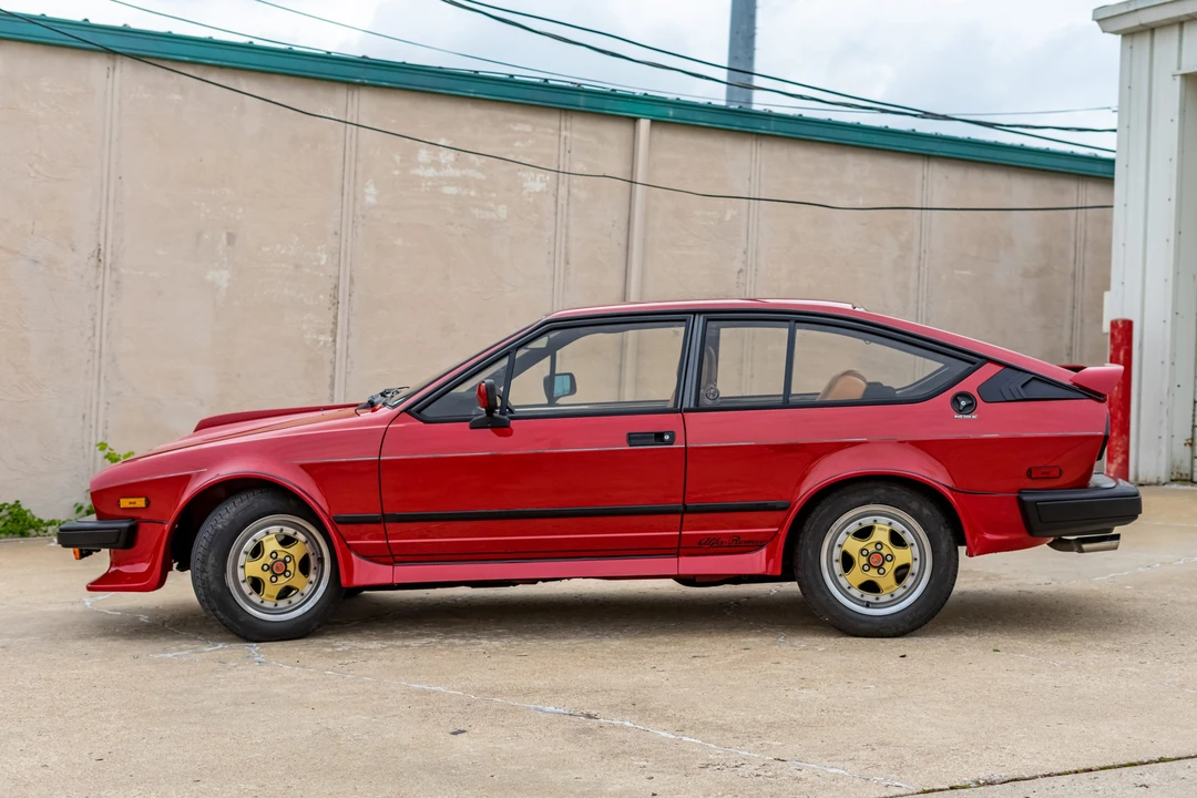 1985 Alfa Romeo Alfetta GT - Image 7 of 31