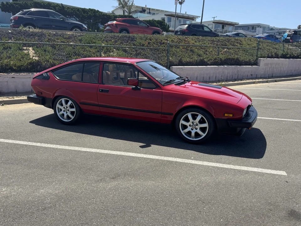 1985 Alfa Romeo Alfetta GT - Image 13 of 31