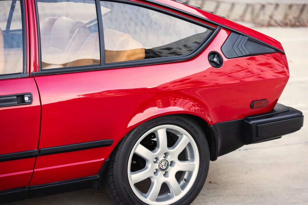 1985 Alfa Romeo Alfetta GT - Image 30 of 31
