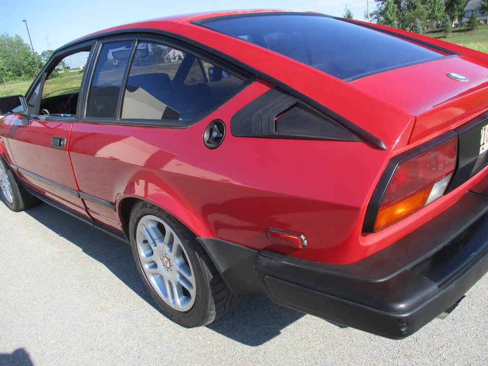 1985 Alfa Romeo Alfetta GT - Image 18 of 31