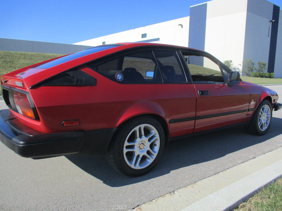 1985 Alfa Romeo Alfetta GT - Image 16 of 31