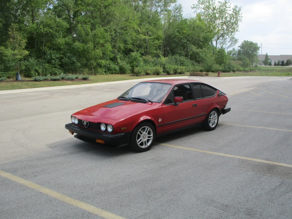 1985 Alfa Romeo Alfetta GT - Image 2 of 31