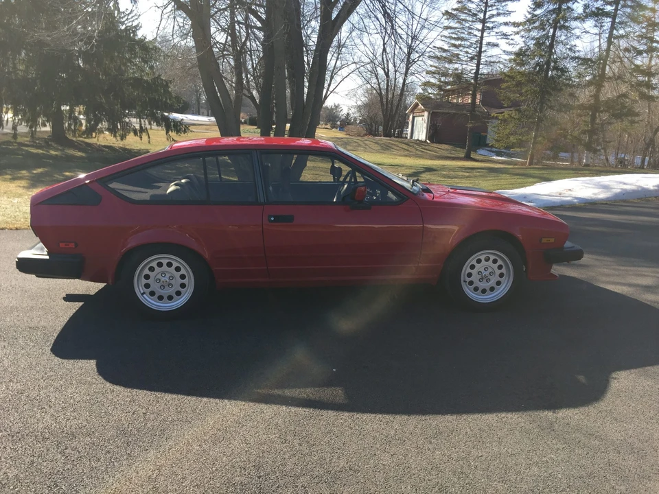 1985 Alfa Romeo Alfetta GT - Image 17 of 31