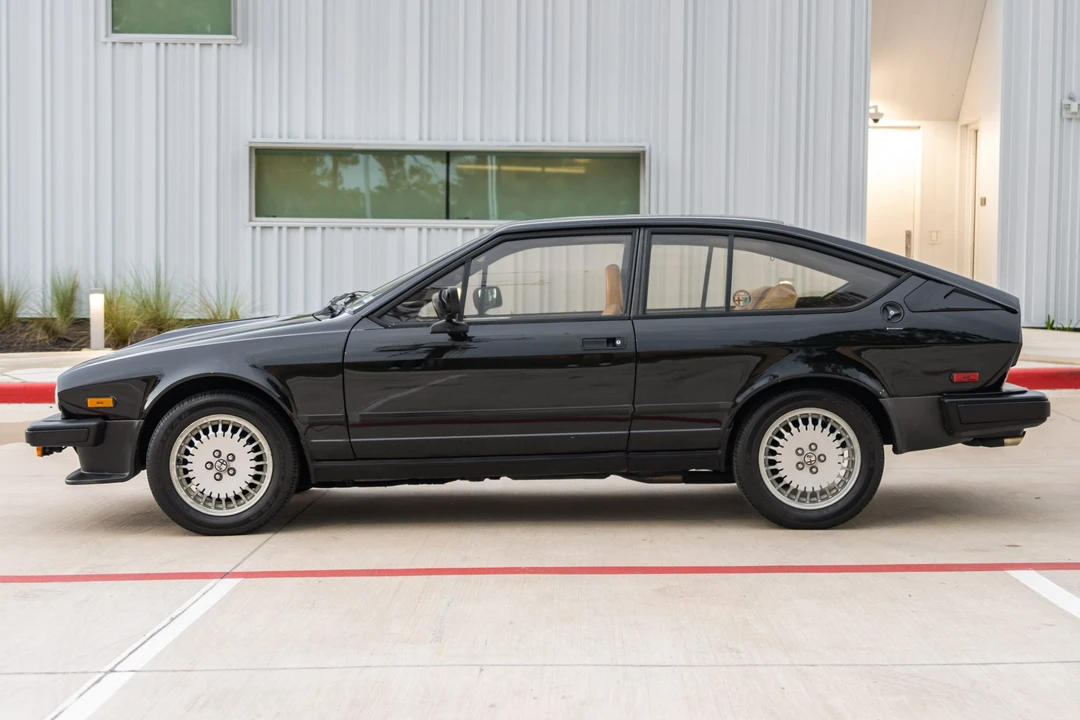 1985 Alfa Romeo Alfetta GT - Image 9 of 31