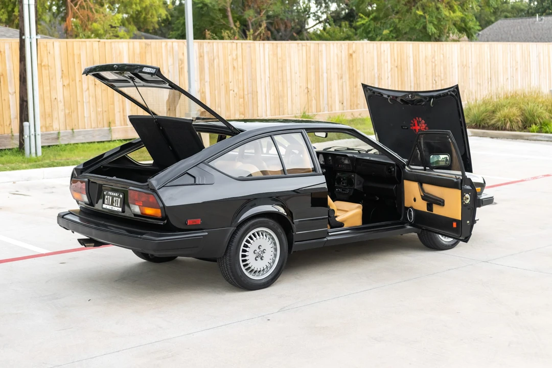 1985 Alfa Romeo Alfetta GT - Image 12 of 31