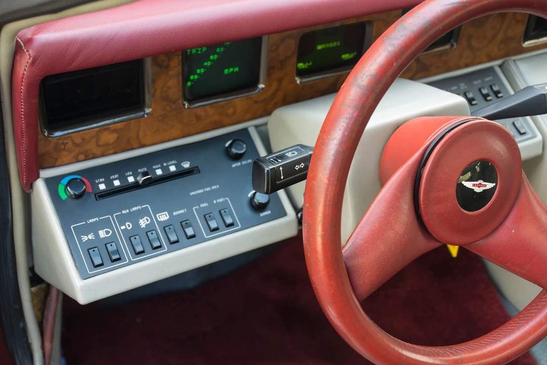 1985 Aston Martin Lagonda - Image 17 of 18