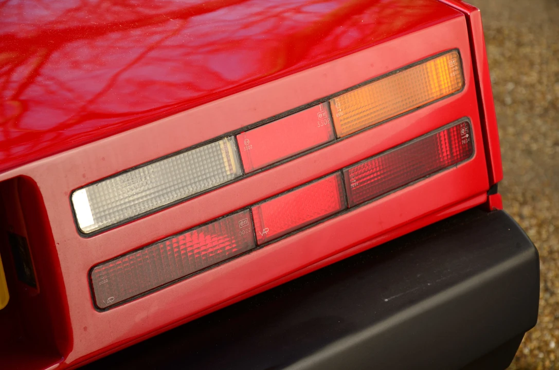1985 Aston Martin Lagonda - Image 4 of 8