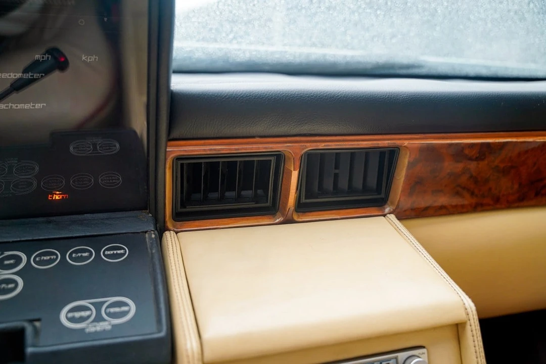 1985 Aston Martin Lagonda - Image 24 of 30