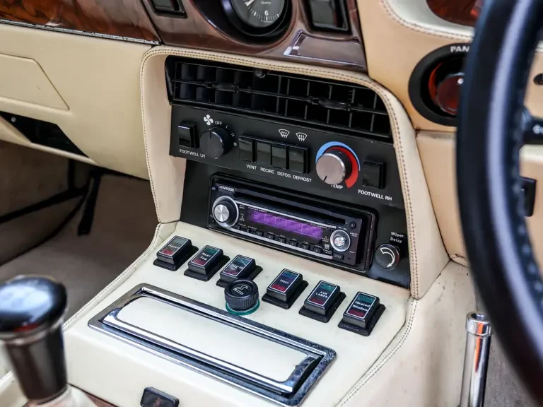 1985 Aston Martin DBS V8 & V8 & V8 Vantage - Image 14 of 31