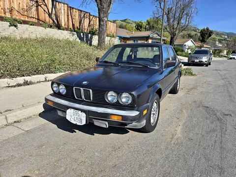 1985 BMW 325i Sedan