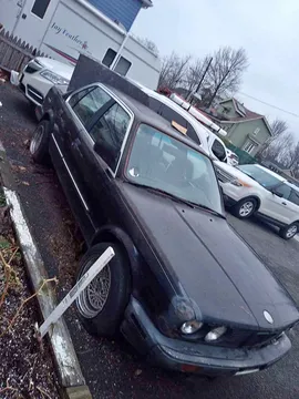 1985 BMW 325i Sedan