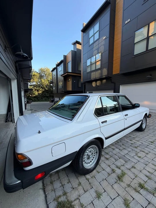 1985 BMW E28 5 Series - Image 2 of 18