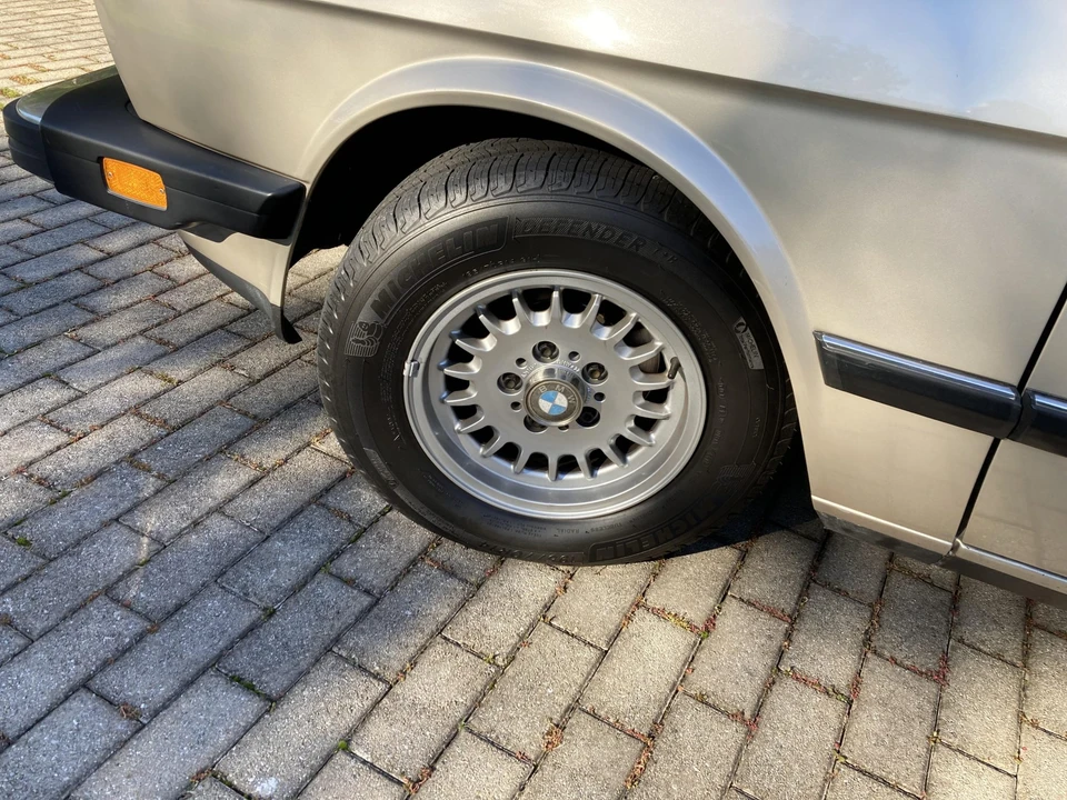 1985 BMW E28 5 Series - Image 30 of 31