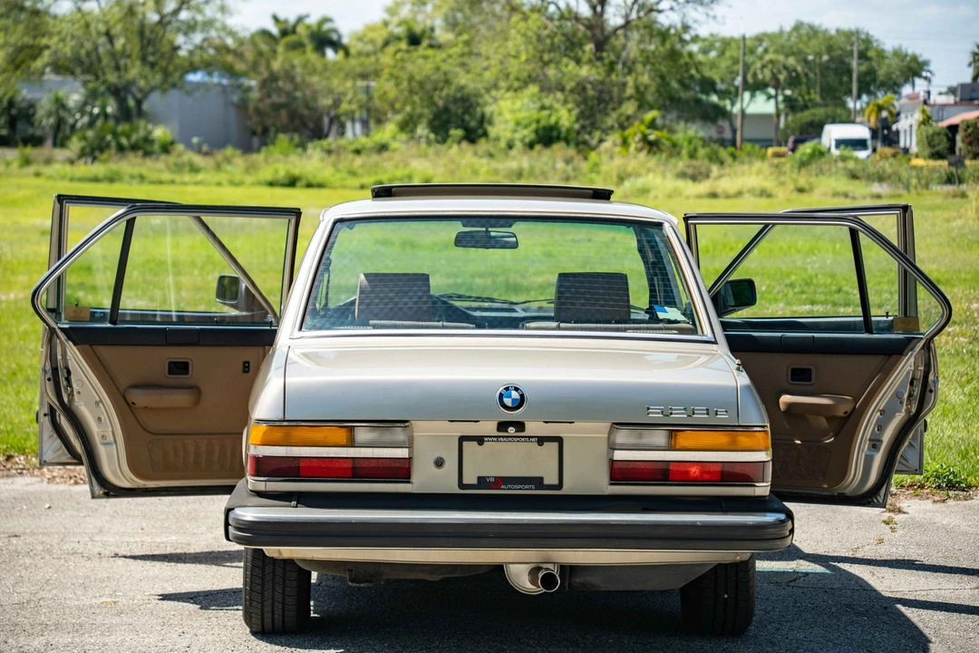 1985 BMW E28 5 Series - Image 12 of 31