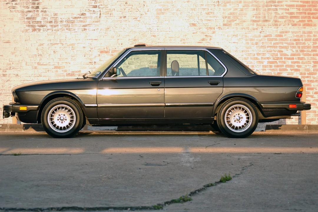 1985 BMW E28 5 Series - Image 2 of 31