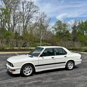1985 BMW M5 Sedan 4D