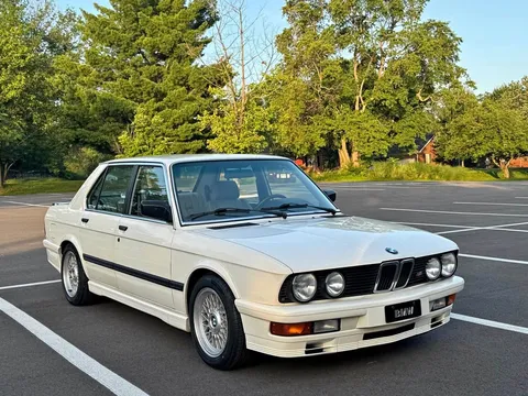 1985 BMW M5 Sedan 4D