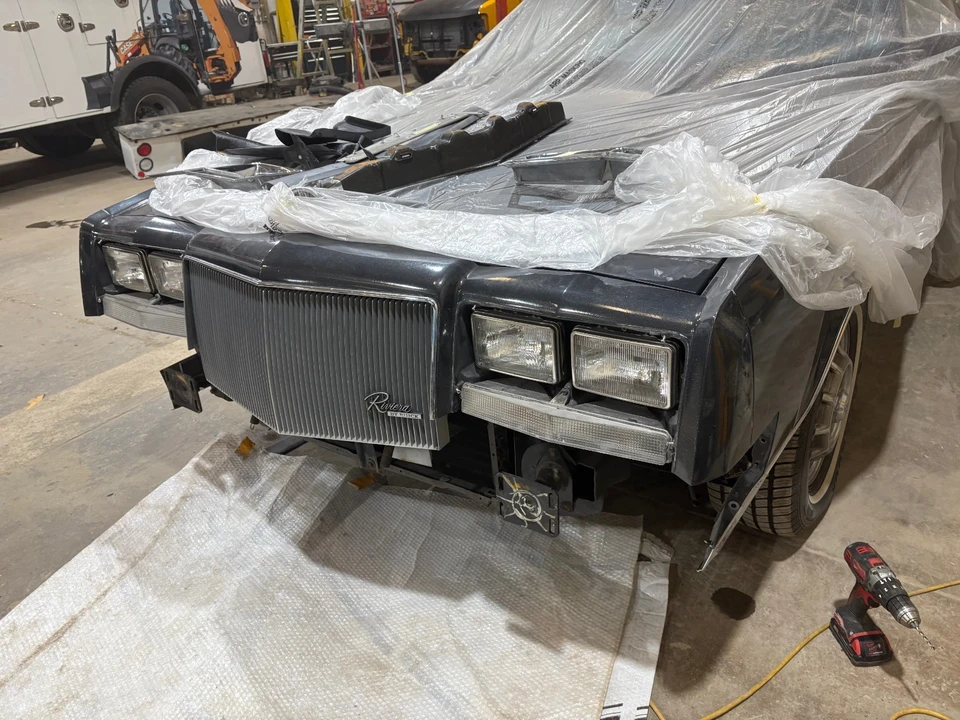 1985 Buick Riviera 4th-7th Gen - Image 2 of 21
