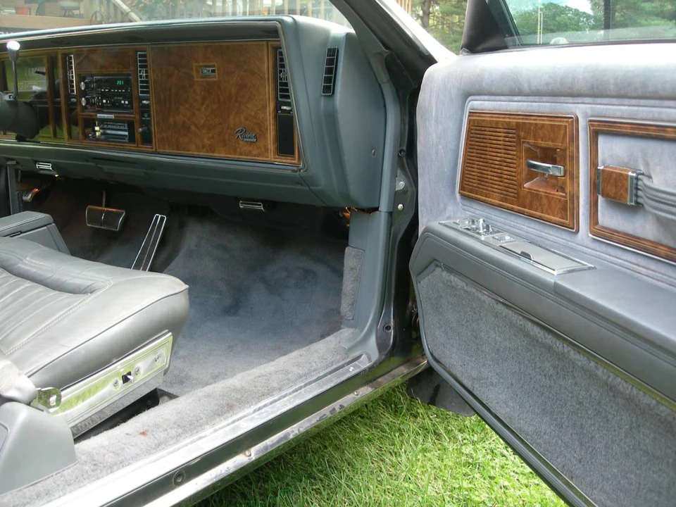 1985 Buick Riviera 4th-7th Gen - Image 11 of 14
