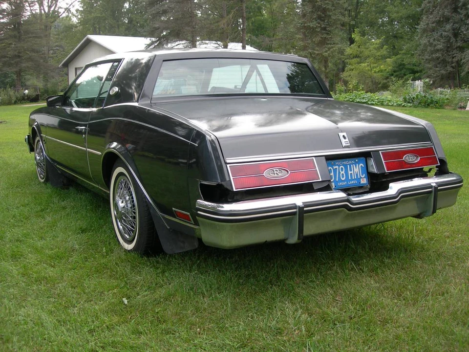 1985 Buick Riviera 4th-7th Gen - Image 4 of 14
