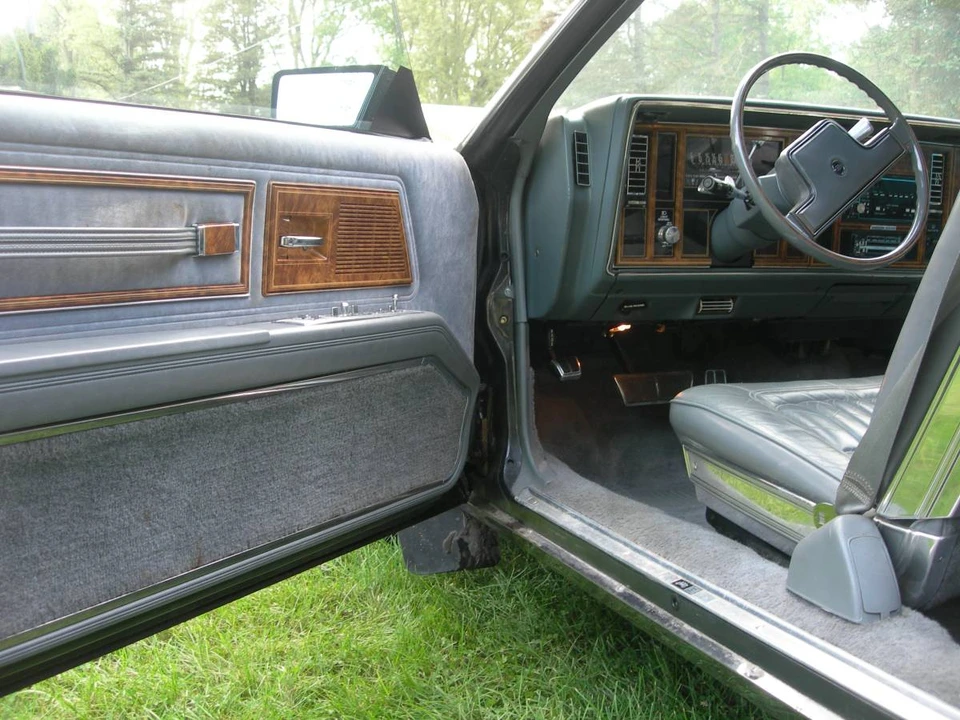 1985 Buick Riviera 4th-7th Gen - Image 9 of 14