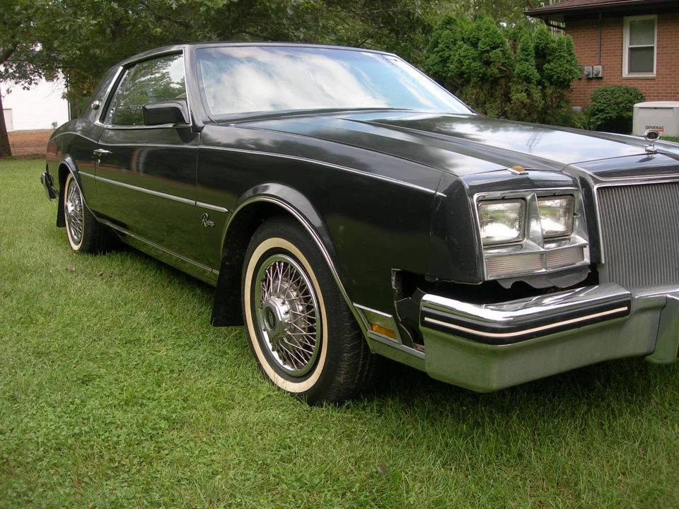 1985 Buick Riviera 4th-7th Gen - Image 2 of 14