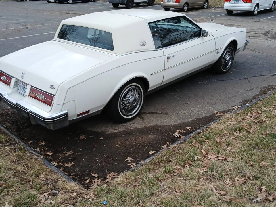 1985 Buick Riviera 4th-7th Gen - Image 5 of 12