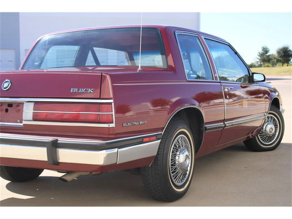1985 Buick Electra - Image 31 of 31