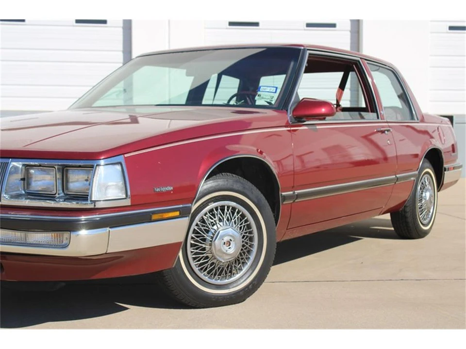 1985 Buick Electra - Image 27 of 31