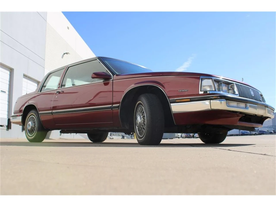 1985 Buick Electra - Image 22 of 31