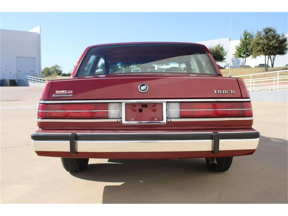 1985 Buick Electra - Image 12 of 31
