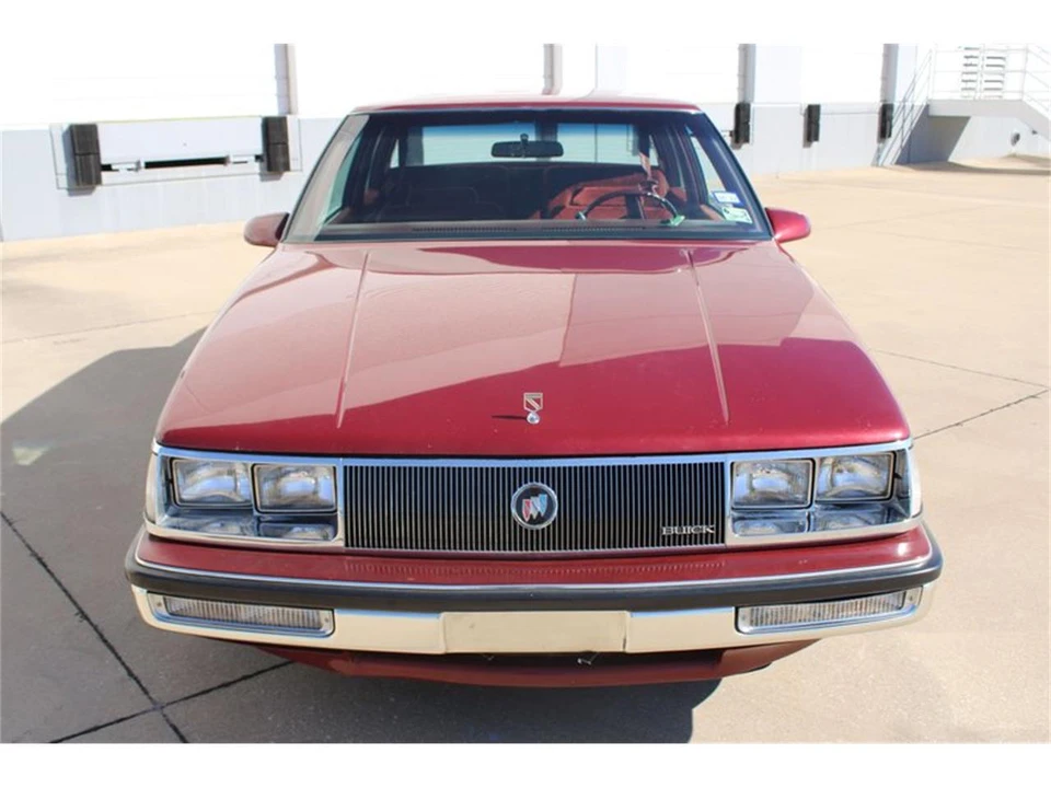 1985 Buick Electra - Image 23 of 31