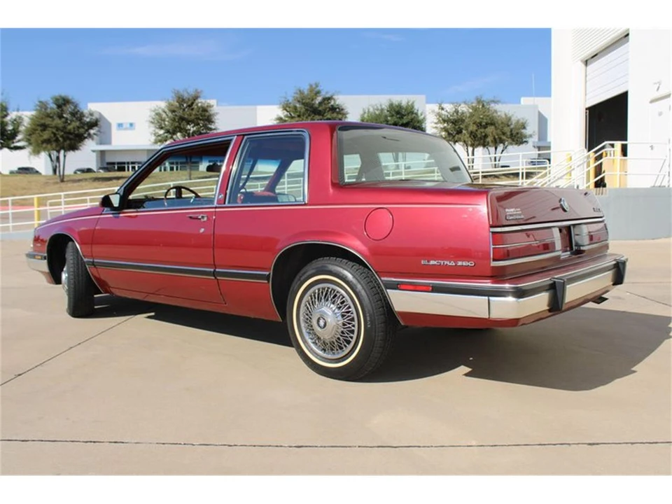 1985 Buick Electra - Image 9 of 31