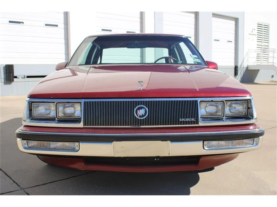 1985 Buick Electra - Image 24 of 31