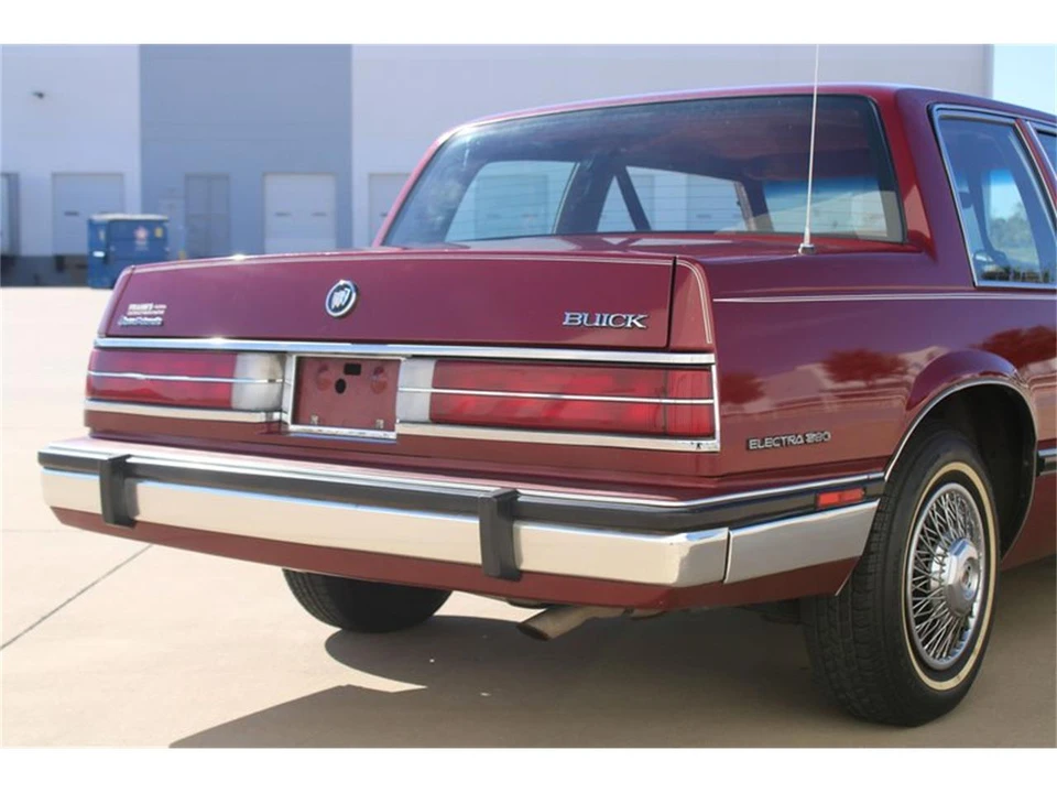 1985 Buick Electra - Image 30 of 31