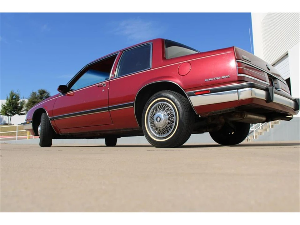 1985 Buick Electra - Image 10 of 31