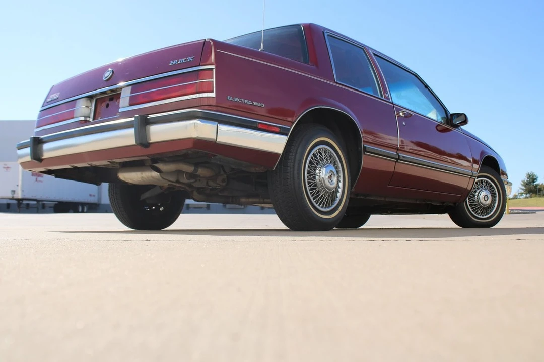 1985 Buick Electra - Image 18 of 21
