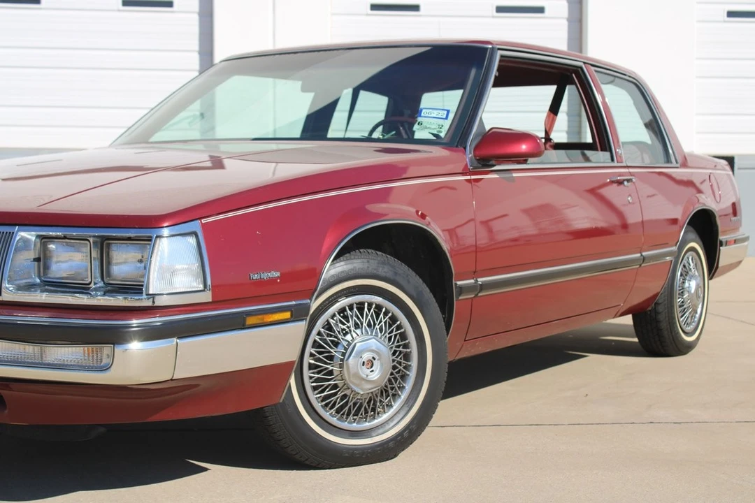 1985 Buick Electra - Image 29 of 31