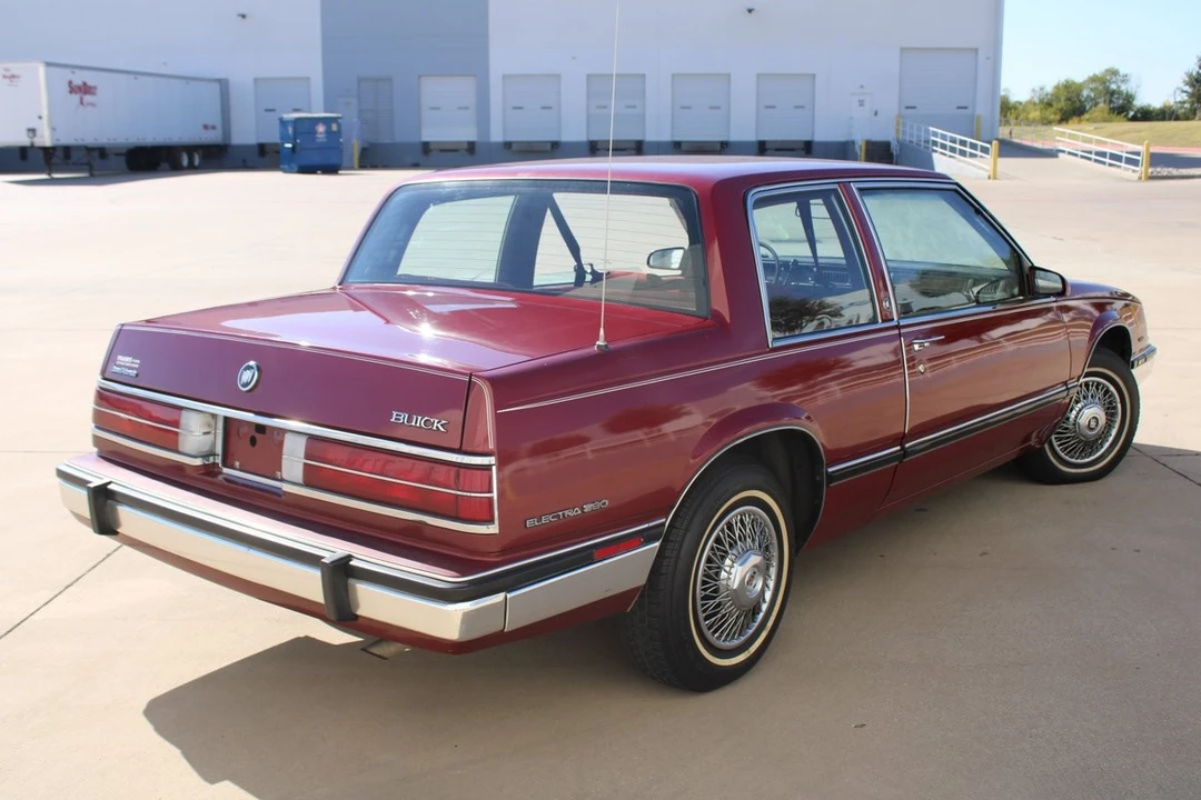 1985 Buick Electra - Image 16 of 21