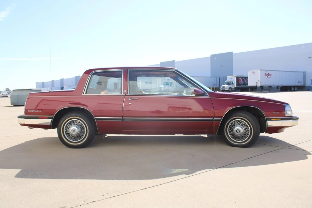 1985 Buick Electra - Image 20 of 21