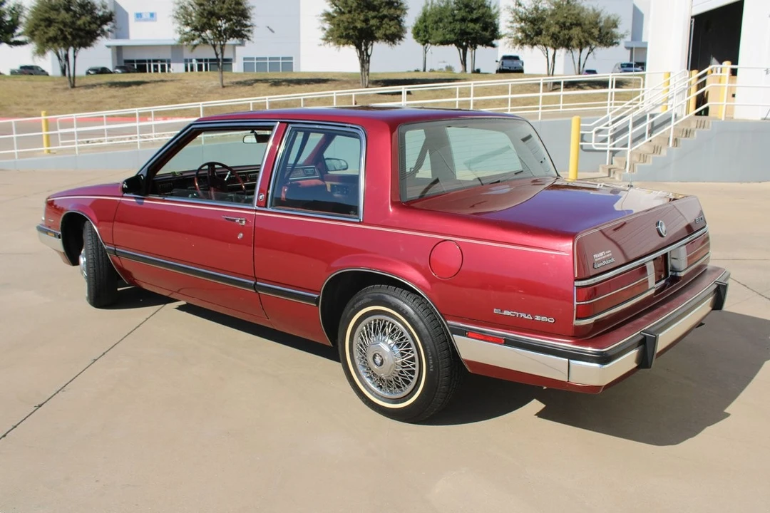1985 Buick Electra - Image 10 of 21