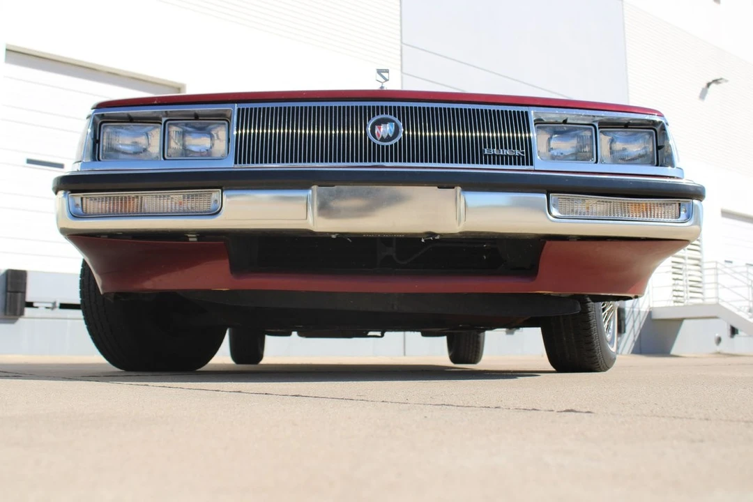 1985 Buick Electra - Image 27 of 31