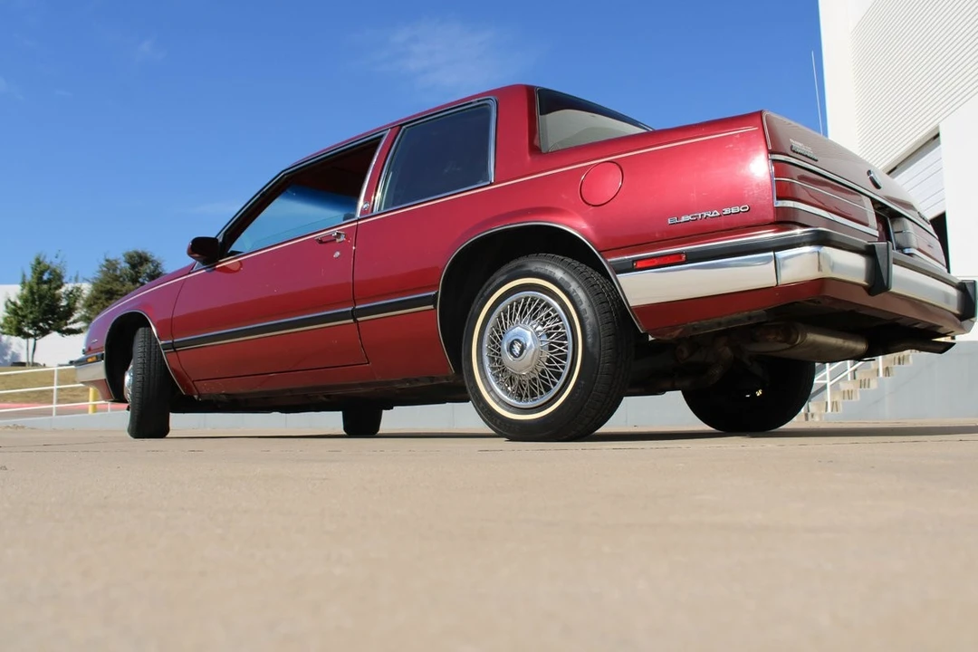 1985 Buick Electra - Image 12 of 21