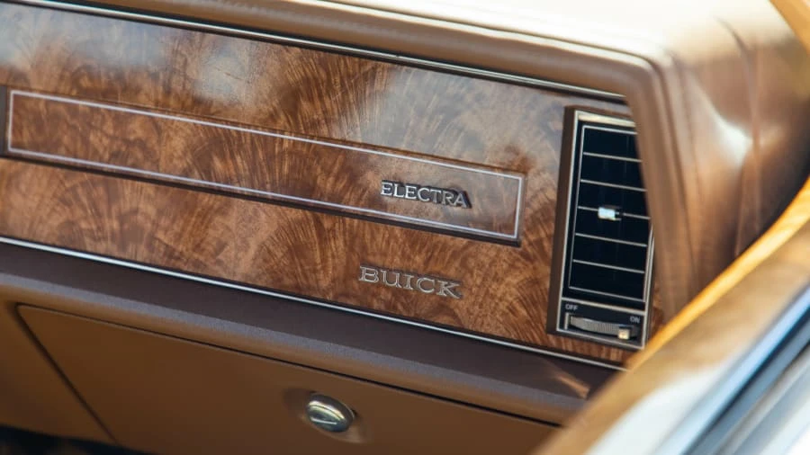 1985 Buick Electra - Image 9 of 14