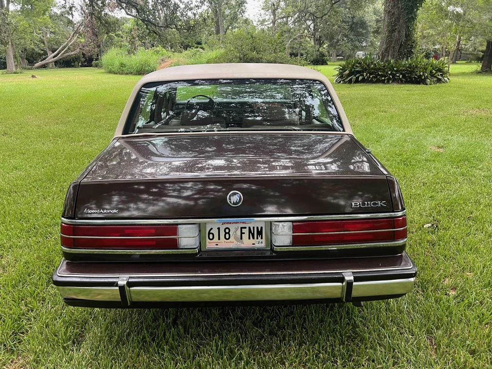 1985 Buick Electra - Image 7 of 31