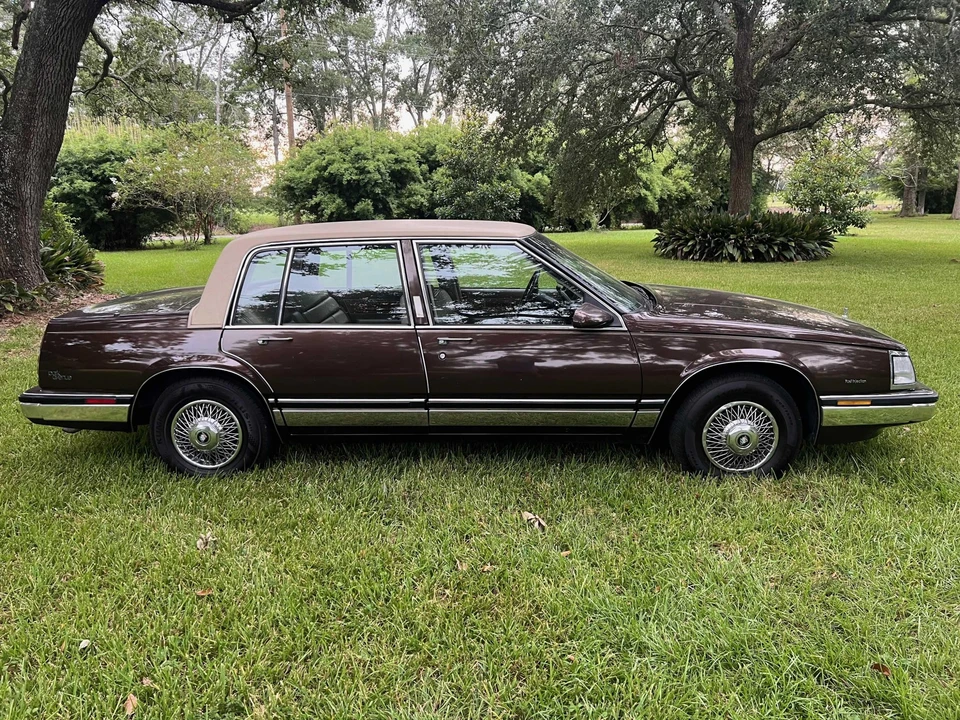 1985 Buick Electra - Image 9 of 31