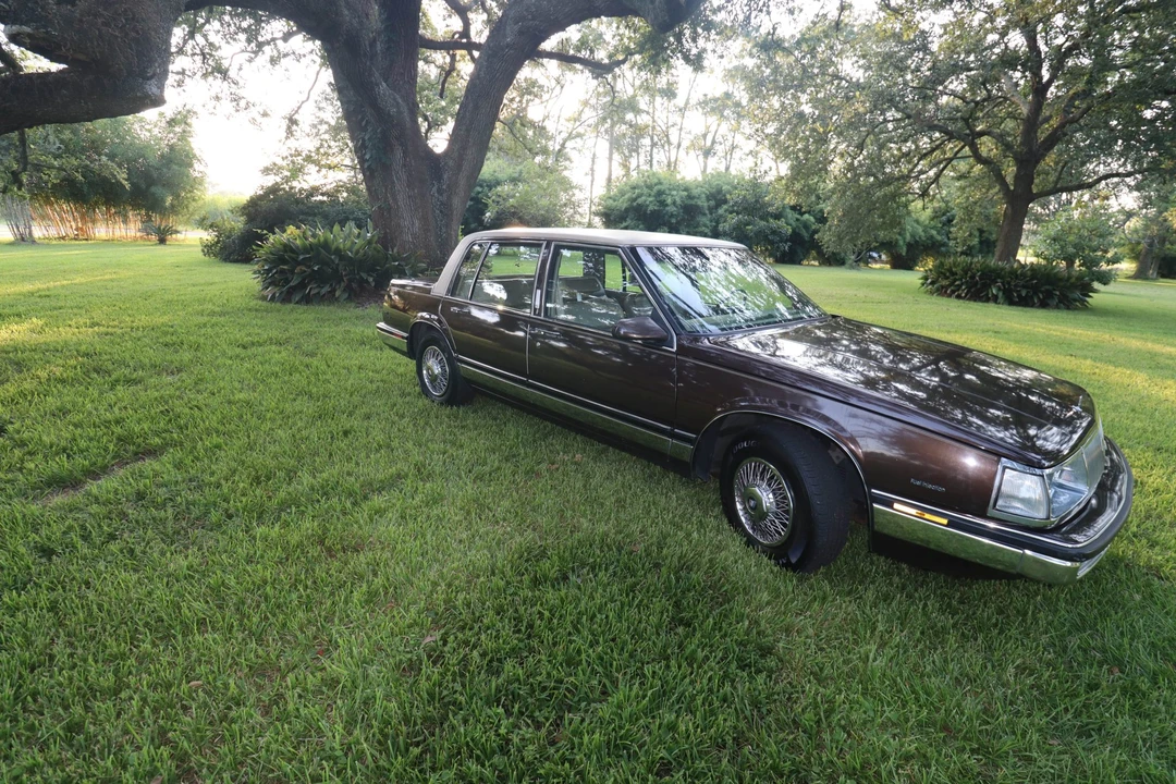 1985 Buick Electra - Image 10 of 31