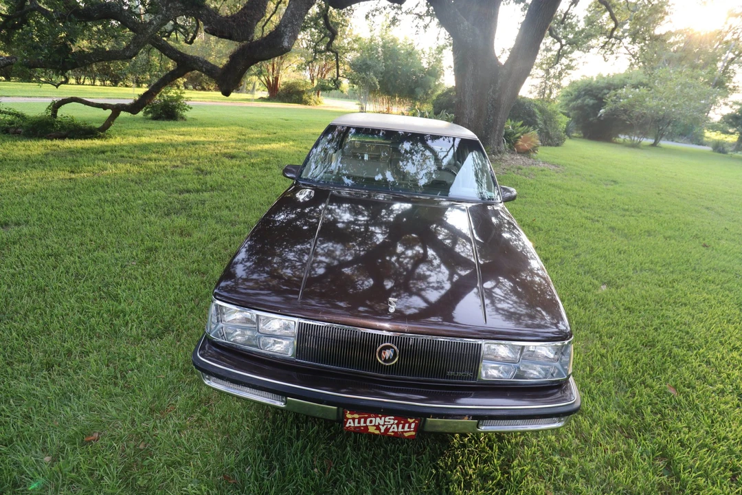 1985 Buick Electra - Image 11 of 31